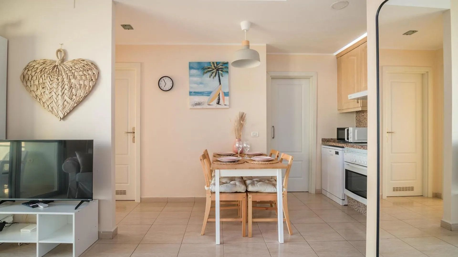 Sunny Ocean View Apartment - Pool, Fibre Net San Miguel de Abona 0*,  Hiszpania